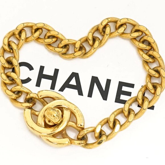 CHANEL CC Logo TurnLock Vintage Bracelet 6.5" Gold Tone 96P Auth w/Box #11420 - Picture 1 of 6